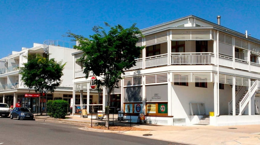 Rainbow Beach Hotel