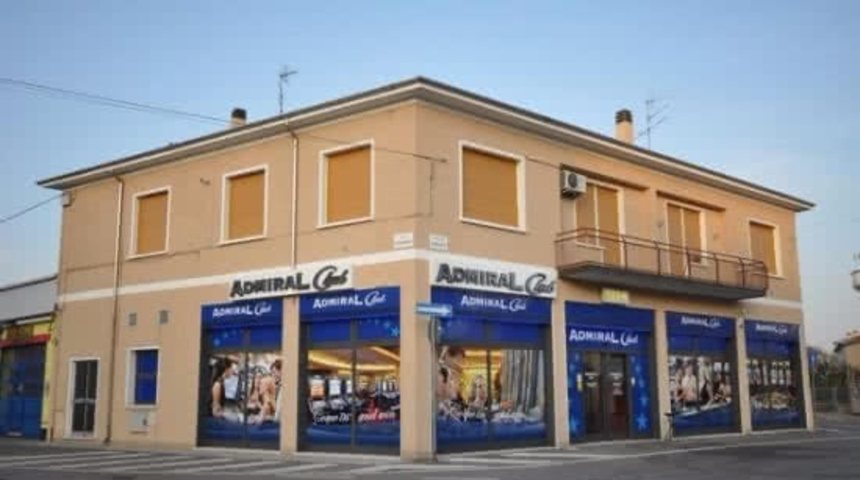 Admiral Club Suzzare piazzale Spartaco